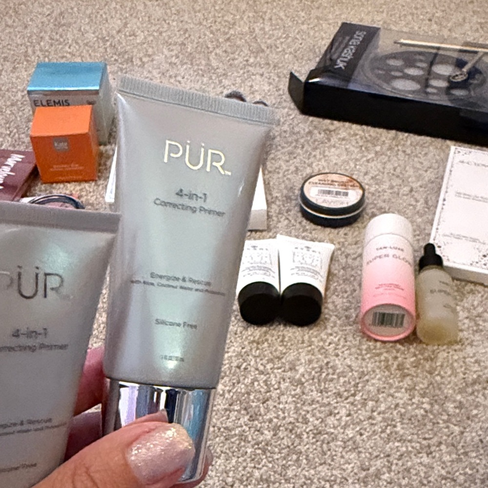 PÜR 4-in-1 Correcting Primer - Silver